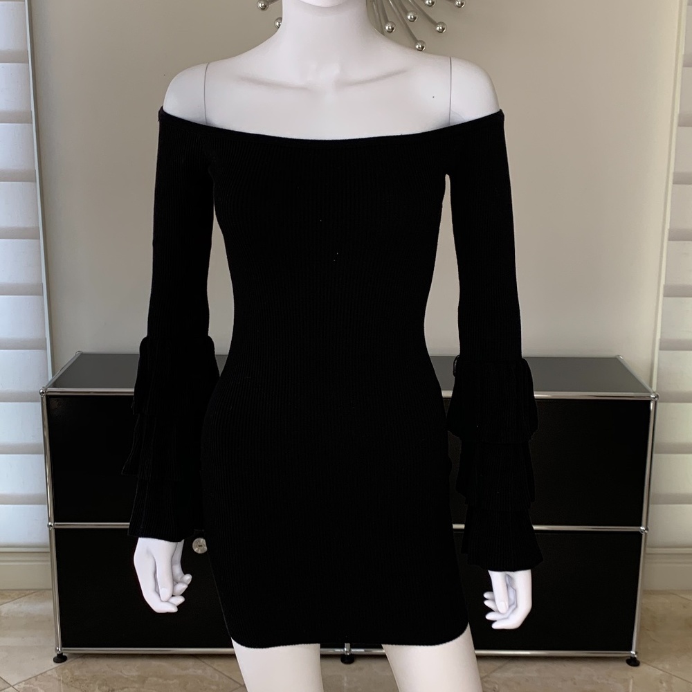 SHOULDER LESS DRESS